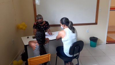 notícia: SEMED acompanha comunidade escolar para além do pedagógico 