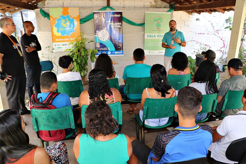 Certificado do Curso Inclusão Digital sennat <div class='credito_fotos'>Foto: Márcio Souza &nbsp;&nbsp;|&nbsp;&nbsp; <a href='/midias/2023/originais/7704_07fd4a05-c852-00ea-4614-8a6ac1c1de6c.jpg' download><i class='fa-solid fa-download'></i> Download</a></div>