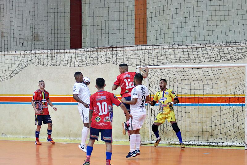 QUARTA DE FINAL FUTSAL <div class='credito_fotos'>Foto: Márcio Souza &nbsp;&nbsp;|&nbsp;&nbsp; <a href='/midias/2023/originais/7705_67bdfcfd-01da-fa89-d070-d33e8d2a6aad.jpg' download><i class='fa-solid fa-download'></i> Download</a></div>