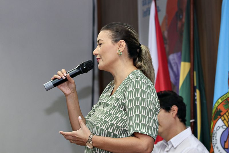 APRESENTAÇÃO - PROJETO CIDADES AMIGAS DA PESSOA IDOSA <div class='credito_fotos'>Foto: Márcio Souza &nbsp;&nbsp;|&nbsp;&nbsp; <a href='/midias/2023/originais/7719_31f5536a-8c57-2f6d-71a4-c1e5e9ce0742.jpg' download><i class='fa-solid fa-download'></i> Download</a></div>