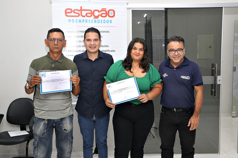 Entrega dos Certificados dos Cursos em Parceria com o SEBRAE <div class='credito_fotos'>Foto: Márcio Souza &nbsp;&nbsp;|&nbsp;&nbsp; <a href='/midias/2023/originais/7724_5bbb826b-afb4-6549-9007-19c4cf53151a.jpg' download><i class='fa-solid fa-download'></i> Download</a></div>