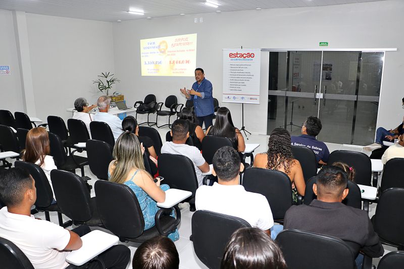 Entrega dos Certificados dos Cursos em Parceria com o SEBRAE <div class='credito_fotos'>Foto: Márcio Souza &nbsp;&nbsp;|&nbsp;&nbsp; <a href='/midias/2023/originais/7724_a7e453b2-c9db-47a3-c66f-e9cd40799f13.jpg' download><i class='fa-solid fa-download'></i> Download</a></div>