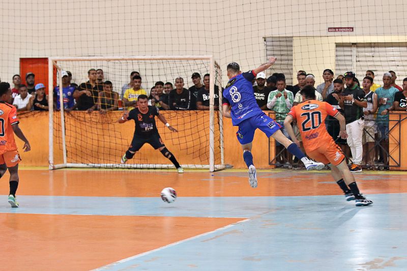 FINAL DO CAMPEONATO DE FUTSAL <div class='credito_fotos'>Foto: Márcio Souza &nbsp;&nbsp;|&nbsp;&nbsp; <a href='/midias/2023/originais/7733_fa57070a-c2f5-6c36-c46b-a76ce35193ae.jpg' download><i class='fa-solid fa-download'></i> Download</a></div>