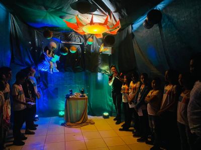 notícia: Alunos da Rede Municipal recriam Sistema Solar em 3D