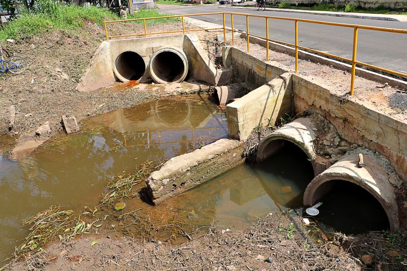 LIMPEZA DO IGARAPÉ QUEBRA GALHO <div class='credito_fotos'>Foto: Márcio Souza &nbsp;&nbsp;|&nbsp;&nbsp; <a href='/midias/2024/originais/7745_e54ed610-fe0d-cef5-a172-7dcb3ed0e183.jpg' download><i class='fa-solid fa-download'></i> Download</a></div>