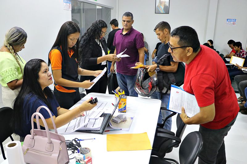 PLANTÃO DE EMPREGABILIDADE CEMTER <div class='credito_fotos'>Foto: Márcio Souza &nbsp;&nbsp;|&nbsp;&nbsp; <a href='/midias/2024/originais/7748_300f93b7-7529-0391-8679-e94d22e5b5c3.jpg' download><i class='fa-solid fa-download'></i> Download</a></div>