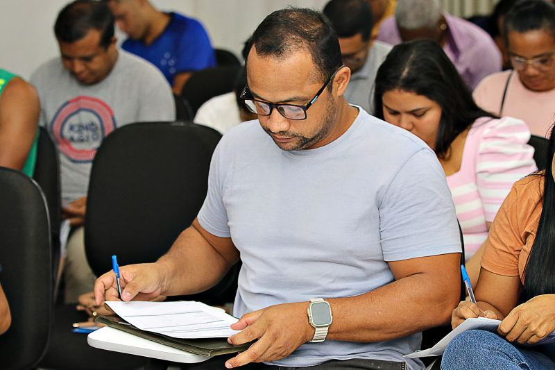 PLANTÃO DE EMPREGABILIDADE CEMTER <div class='credito_fotos'>Foto: Márcio Souza &nbsp;&nbsp;|&nbsp;&nbsp; <a href='/midias/2024/originais/7748_4a0d87c0-5910-6473-36af-91cb63ba0eda.jpg' download><i class='fa-solid fa-download'></i> Download</a></div>