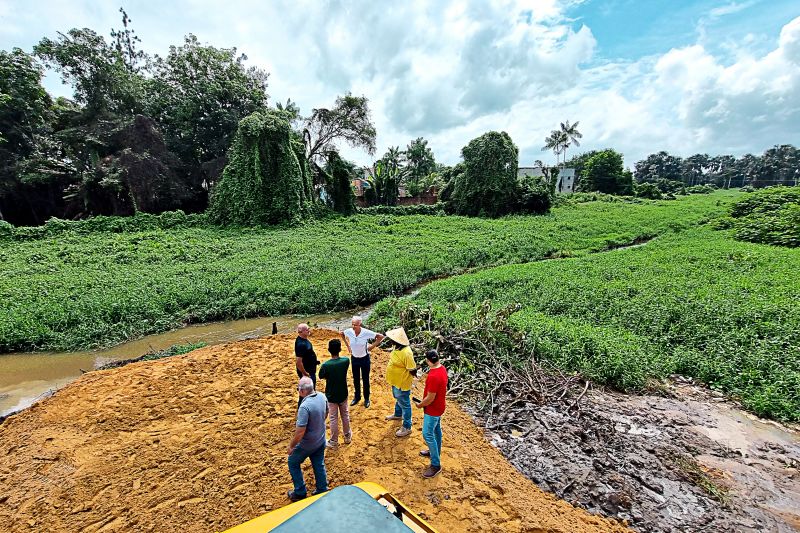 CONTINUAÇÃO DA LIMPEZA DO IGARAPÉ DO BELO JARDIM <div class='credito_fotos'>Foto: Márcio Souza &nbsp;&nbsp;|&nbsp;&nbsp; <a href='/midias/2024/originais/7759_0548fead-3cfd-597d-aa7f-c5f6fff87349.jpg' download><i class='fa-solid fa-download'></i> Download</a></div>