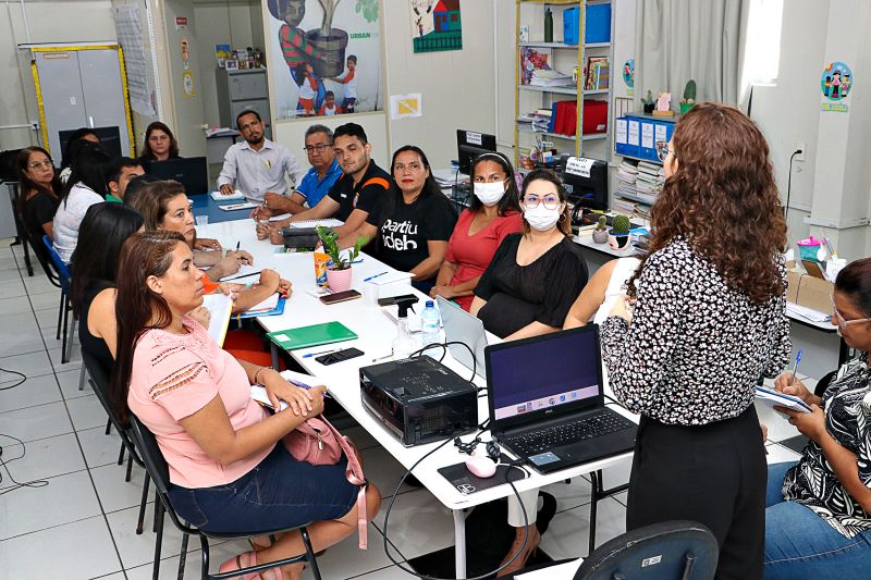 FORMAÇÃO DO PROGRAMA ABC SEMED <div class='credito_fotos'>Foto: Márcio Souza &nbsp;&nbsp;|&nbsp;&nbsp; <a href='/midias/2024/originais/7791_574200e2-a079-2a2b-be6a-f7b935e0ed8d.jpg' download><i class='fa-solid fa-download'></i> Download</a></div>