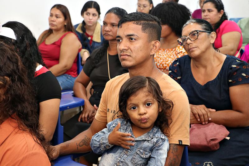 ENTREGA DE CERTIFICADO DO CURSO DE ORATÓRIA E DICÇÃO <div class='credito_fotos'>Foto: Márcio Souza &nbsp;&nbsp;|&nbsp;&nbsp; <a href='/midias/2024/originais/7793_45984d96-6e44-18b3-5688-f0b67447a4fb.jpg' download><i class='fa-solid fa-download'></i> Download</a></div>