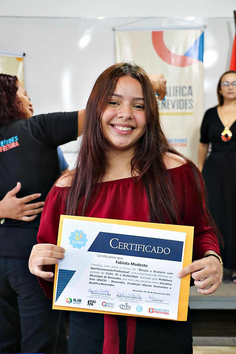 ENTREGA DE CERTIFICADO DO CURSO DE ORATÓRIA E DICÇÃO <div class='credito_fotos'>Foto: Márcio Souza &nbsp;&nbsp;|&nbsp;&nbsp; <a href='/midias/2024/originais/7793_5fc5c615-9746-7699-34f2-d0c10453ee12.jpg' download><i class='fa-solid fa-download'></i> Download</a></div>