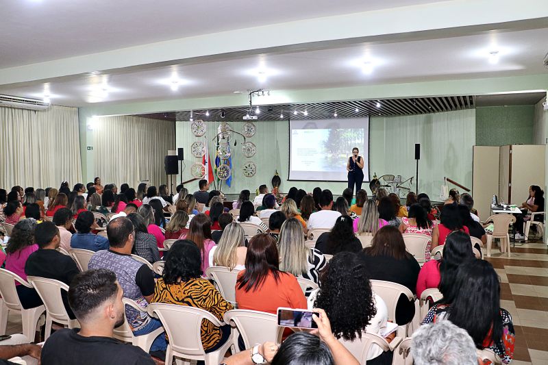 ENCONTRO DE GESTORES E COORDENADORES - SEMED. <div class='credito_fotos'>Foto: Márcio Souza &nbsp;&nbsp;|&nbsp;&nbsp; <a href='/midias/2024/originais/7799_13689205-a126-6319-7588-492140d2dc20.jpg' download><i class='fa-solid fa-download'></i> Download</a></div>