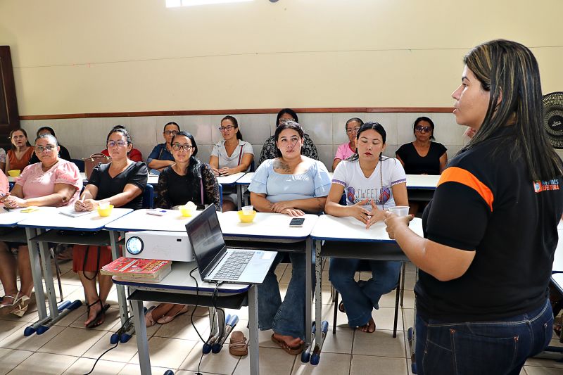 Formação em Tempo ESCOLA FIORE palestra <div class='credito_fotos'>Foto: Márcio Souza &nbsp;&nbsp;|&nbsp;&nbsp; <a href='/midias/2024/originais/7808_3fd3cf71-fefd-0e35-6d68-53924efd4b42.jpg' download><i class='fa-solid fa-download'></i> Download</a></div>
