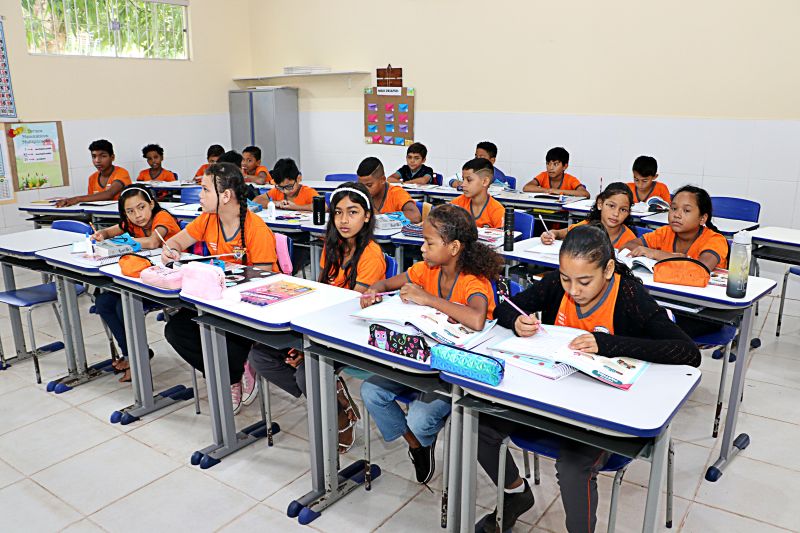 ESCOLA TEMPO INTEGRAL - MADRE SILVA PIÇARREIRA <div class='credito_fotos'>Foto: Márcio Souza &nbsp;&nbsp;|&nbsp;&nbsp; <a href='/midias/2024/originais/7820_a2c29c3d-49d6-1932-c5a1-6049378d6509.jpg' download><i class='fa-solid fa-download'></i> Download</a></div>