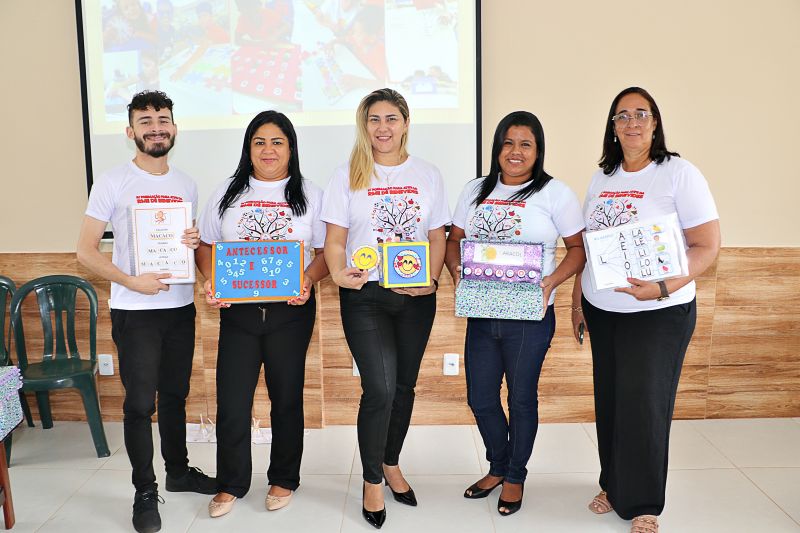 Formação dos Técnicos Educacionais Escola Bertílla <div class='credito_fotos'>Foto: Márcio Souza &nbsp;&nbsp;|&nbsp;&nbsp; <a href='/midias/2024/originais/7852_c372c224-b2f1-ceea-a5b8-0edb46fe5e29.jpg' download><i class='fa-solid fa-download'></i> Download</a></div>