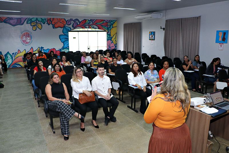 Diálogo sobre Autismo e Primeira Infância <div class='credito_fotos'>Foto: Márcio Souza &nbsp;&nbsp;|&nbsp;&nbsp; <a href='/midias/2024/originais/7920_41661f23-2e0a-796a-6ba6-11313366051c.jpg' download><i class='fa-solid fa-download'></i> Download</a></div>