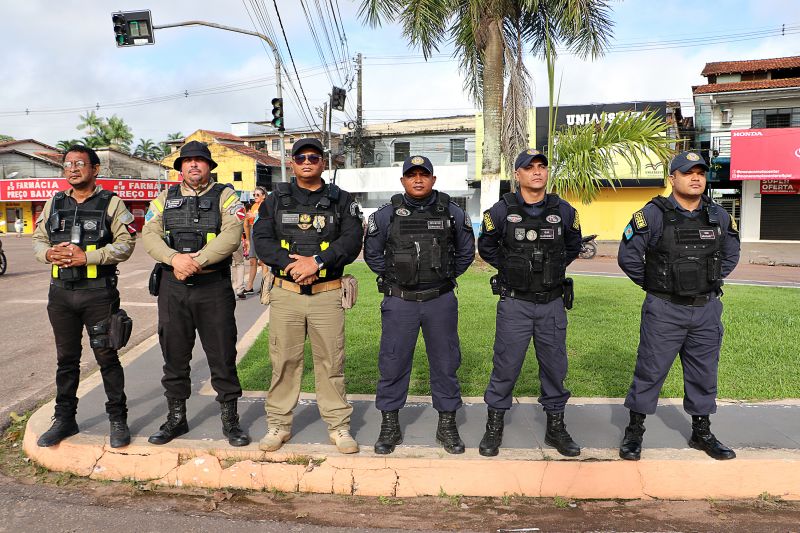 Panfletagem no Centro comercial <div class='credito_fotos'>Foto: Márcio Souza &nbsp;&nbsp;|&nbsp;&nbsp; <a href='/midias/2024/originais/7938_7e2efc5f-e1b6-ace1-844b-c8f1ad68a056.jpg' download><i class='fa-solid fa-download'></i> Download</a></div>