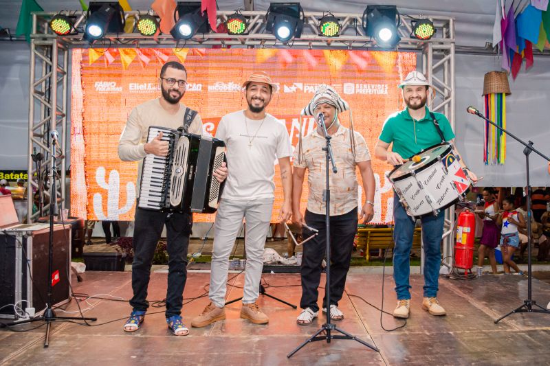  <div class='credito_fotos'>Foto: Karla Reis &nbsp;&nbsp;|&nbsp;&nbsp; <a href='/midias/2024/originais/7954_88aa111d-d410-83f7-e720-e4e9552f8bda.jpg' download><i class='fa-solid fa-download'></i> Download</a></div>