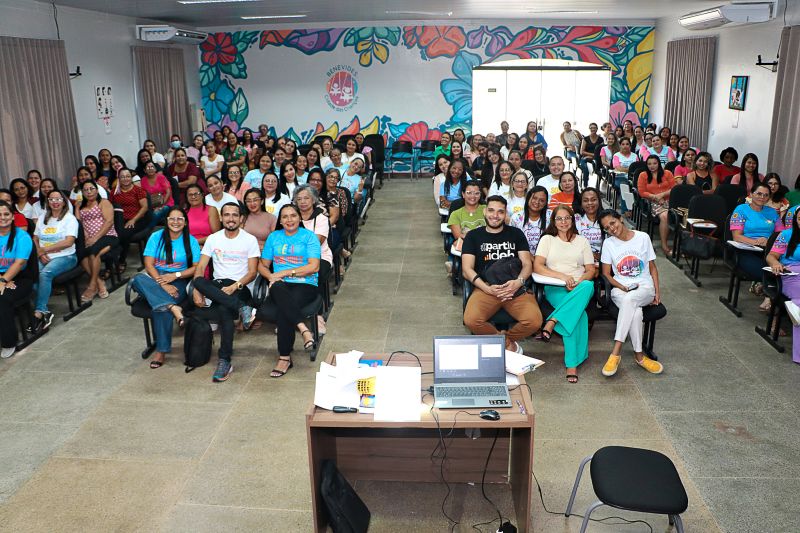 Formação do Programa de Leitura e Escrita da Educação LEEI <div class='credito_fotos'>Foto: Márcio Souza &nbsp;&nbsp;|&nbsp;&nbsp; <a href='/midias/2024/originais/7970_a70cf585-2f1e-f52e-fa53-ea06effb3e26.jpg' download><i class='fa-solid fa-download'></i> Download</a></div>
