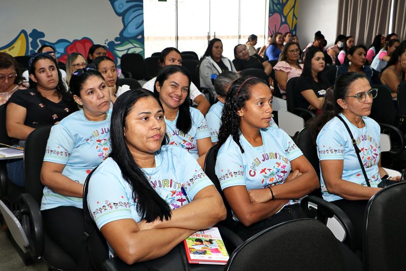 Formação do Programa de Leitura e Escrita da Educação LEEI <div class='credito_fotos'>Foto: Márcio Souza &nbsp;&nbsp;|&nbsp;&nbsp; <a href='/midias/2024/originais/7970_f74dee98-ad0b-e1fa-d974-fcb72dcbef02.jpg' download><i class='fa-solid fa-download'></i> Download</a></div>