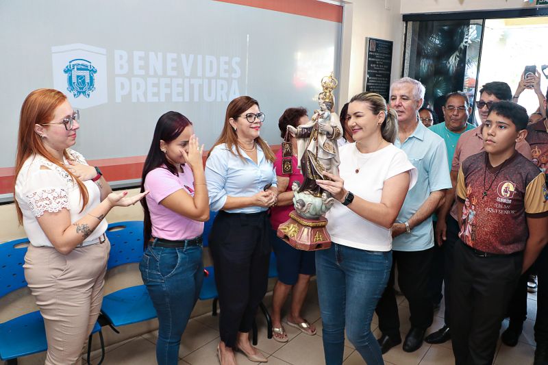 VISITA DA IMAGEM DE NOSSA SENHORA DO CARMO - PREFEITURA <div class='credito_fotos'>Foto: Márcio Souza &nbsp;&nbsp;|&nbsp;&nbsp; <a href='/midias/2024/originais/7977_2c43d6b8-ee7b-d534-59a8-e646eabfec9c.jpg' download><i class='fa-solid fa-download'></i> Download</a></div>