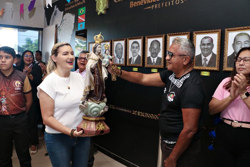 VISITA DA IMAGEM DE NOSSA SENHORA DO CARMO - PREFEITURA <div class='credito_fotos'>Foto: Márcio Souza &nbsp;&nbsp;|&nbsp;&nbsp; <a href='/midias/2024/originais/7977_3557d31b-ca72-90a4-46cf-e82b2e1fc040.jpg' download><i class='fa-solid fa-download'></i> Download</a></div>