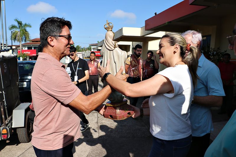 VISITA DA IMAGEM DE NOSSA SENHORA DO CARMO - PREFEITURA <div class='credito_fotos'>Foto: Márcio Souza &nbsp;&nbsp;|&nbsp;&nbsp; <a href='/midias/2024/originais/7977_82082f6f-8f8b-fd7f-8ff7-45f89c706762.jpg' download><i class='fa-solid fa-download'></i> Download</a></div>