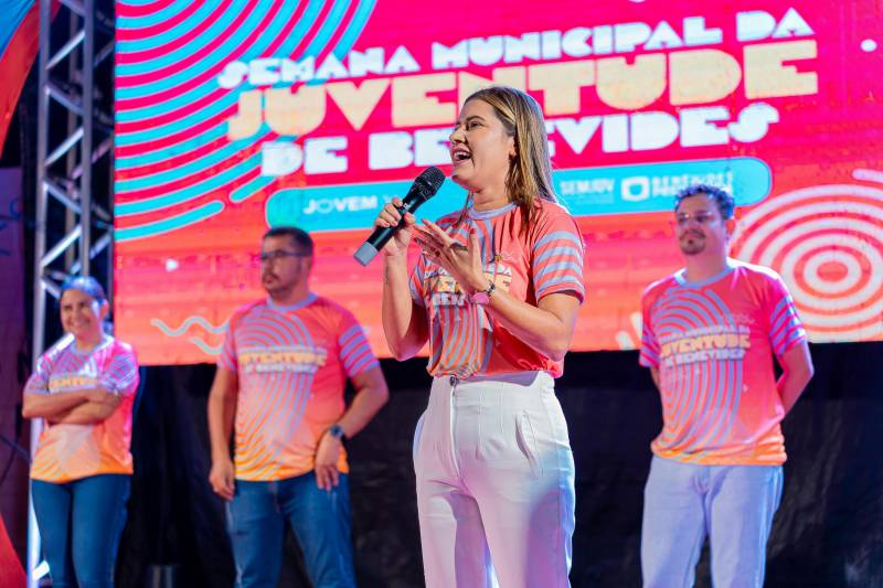 Momento da abertura oficial da Semana da Juventude de Benevides na Praça do Saber