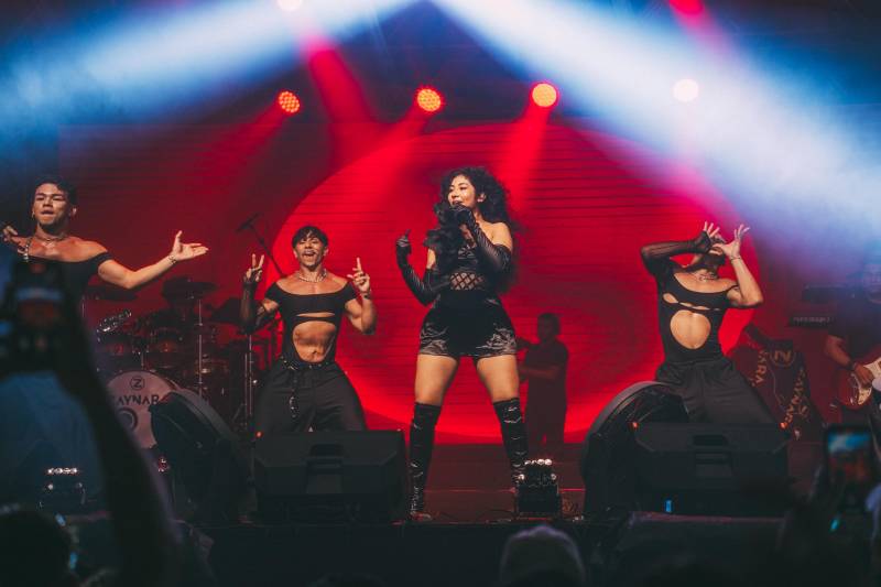 A cantora Zaynara trouxe o Bet Melody para o deleite do público