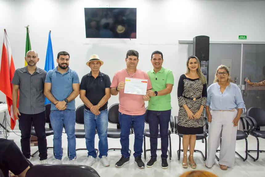  <div class='credito_fotos'>Foto: Karla Reis &nbsp;&nbsp;|&nbsp;&nbsp; <a href='/midias/2025/originais/20251115190718-GF00009210-F00106898.webp' download><i class='fa-solid fa-download'></i> Download</a></div>