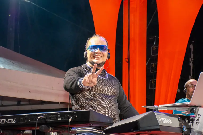  <div class='credito_fotos'>Foto: Karla Reis &nbsp;&nbsp;|&nbsp;&nbsp; <a href='/midias/2025/originais/20251117113718-GF00009211-F00106968.webp' download><i class='fa-solid fa-download'></i> Download</a></div>