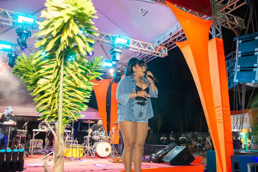  <div class='credito_fotos'>Foto: Karla Reis &nbsp;&nbsp;|&nbsp;&nbsp; <a href='/midias/2025/originais/20251117113806-GF00009211-F00107003.webp' download><i class='fa-solid fa-download'></i> Download</a></div>