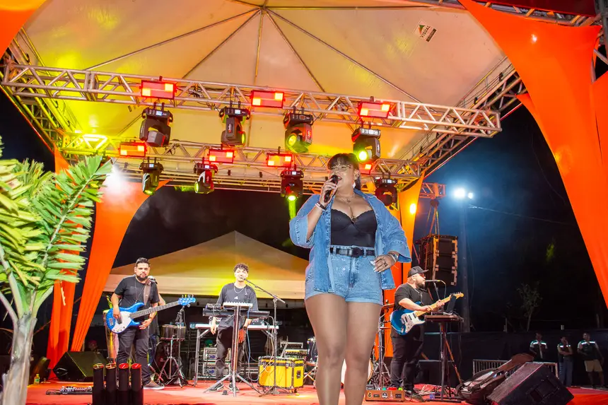  <div class='credito_fotos'>Foto: Karla Reis &nbsp;&nbsp;|&nbsp;&nbsp; <a href='/midias/2025/originais/20251117113808-GF00009211-F00107004.webp' download><i class='fa-solid fa-download'></i> Download</a></div>