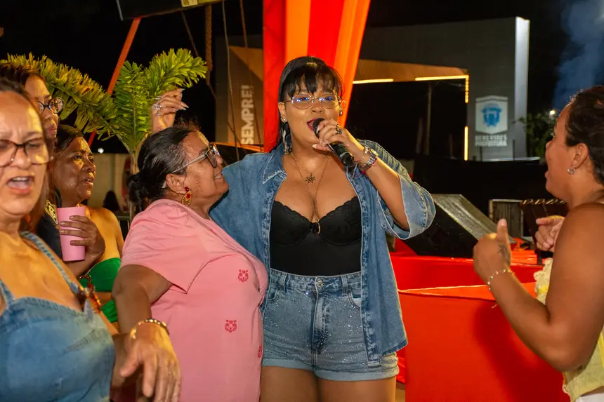  <div class='credito_fotos'>Foto: Karla Reis &nbsp;&nbsp;|&nbsp;&nbsp; <a href='/midias/2025/originais/20251117113823-GF00009211-F00107015.webp' download><i class='fa-solid fa-download'></i> Download</a></div>