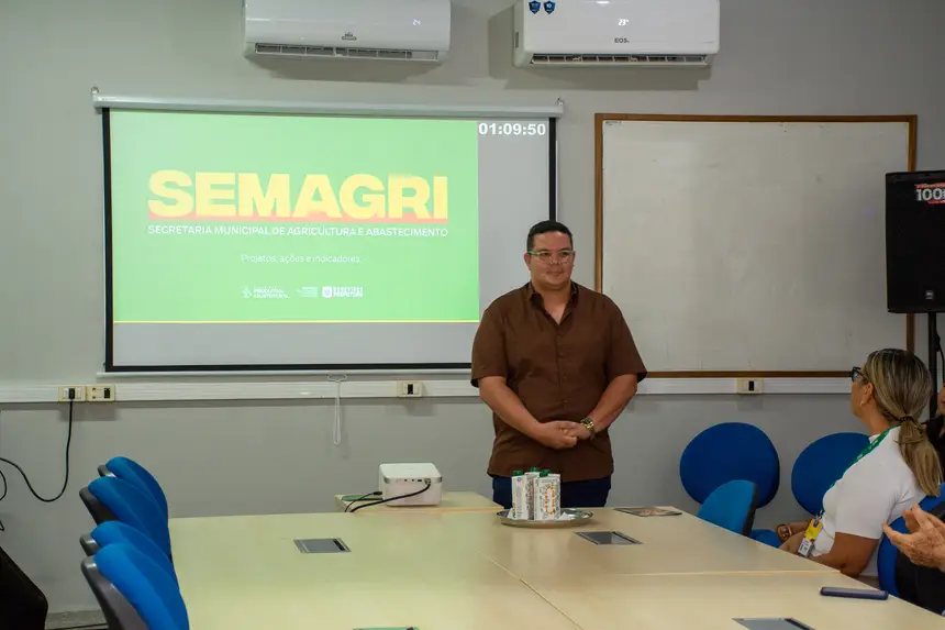  <div class='credito_fotos'>Foto: Karla Reis &nbsp;&nbsp;|&nbsp;&nbsp; <a href='/midias/2025/originais/20251121004226-GF00009216-F00107240.webp' download><i class='fa-solid fa-download'></i> Download</a></div>