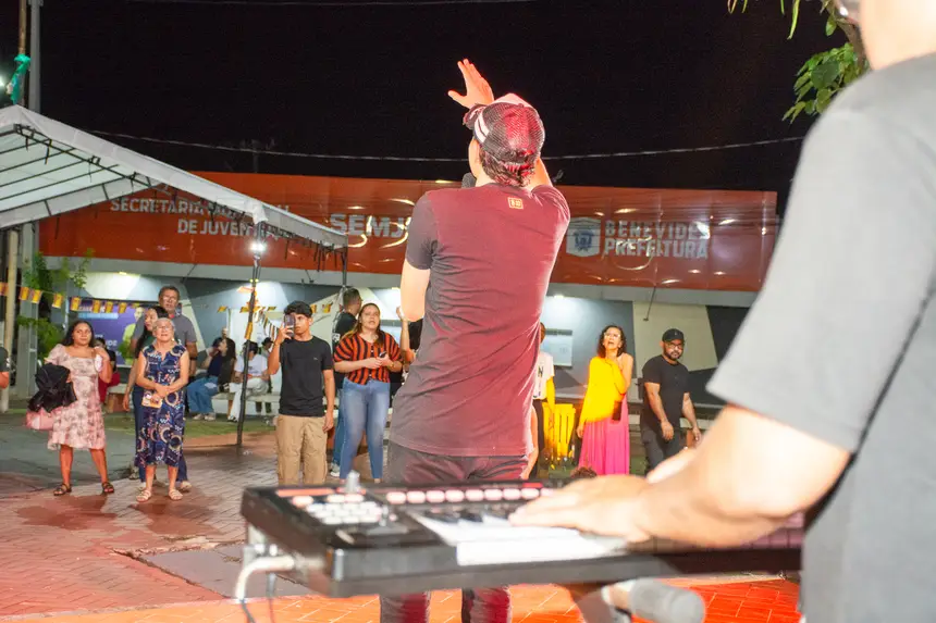  <div class='credito_fotos'>Foto: Karla Reis &nbsp;&nbsp;|&nbsp;&nbsp; <a href='/midias/2025/originais/20251128094933-GF00009220-F00107475.webp' download><i class='fa-solid fa-download'></i> Download</a></div>