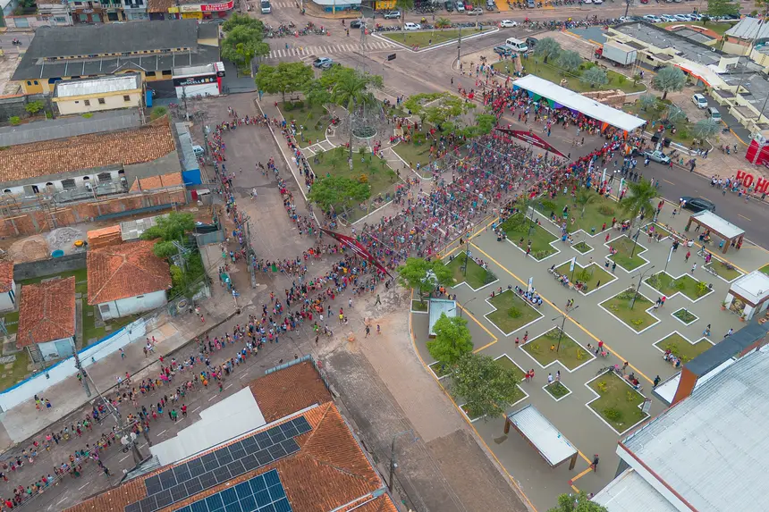  <div class='credito_fotos'>Foto: Heloam Sousa &nbsp;&nbsp;|&nbsp;&nbsp; <a href='/midias/2025/originais/20251215161100-GF00009233-F00107883.webp' download><i class='fa-solid fa-download'></i> Download</a></div>