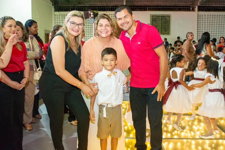  <div class='credito_fotos'>Foto: Karla Reis &nbsp;&nbsp;|&nbsp;&nbsp; <a href='/midias/2025/originais/20251219103412-GF00009241-F00108160.webp' download><i class='fa-solid fa-download'></i> Download</a></div>