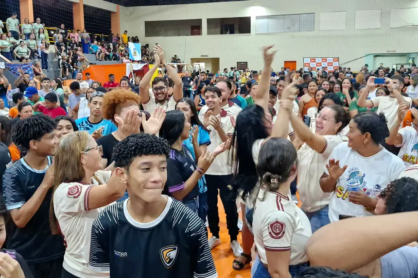  <div class='credito_fotos'>Foto: Márcio Souza &nbsp;&nbsp;|&nbsp;&nbsp; <a href='/midias/2025/originais/20251223124809-GF00009249-F00108562.webp' download><i class='fa-solid fa-download'></i> Download</a></div>