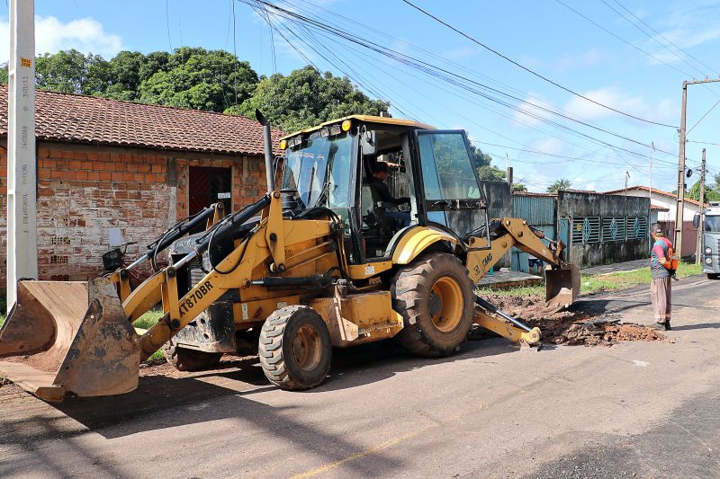 Recuperação asfáltica Perimetral Sul <div class='credito_fotos'>Foto: Márcio Souza &nbsp;&nbsp;|&nbsp;&nbsp; <a href='/midias/2025/originais/8046_b11b5e0c-6876-0aac-75c3-a542311bdb83.jpg' download><i class='fa-solid fa-download'></i> Download</a></div>