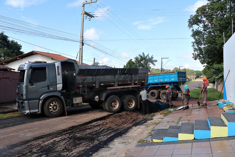 Recuperação asfáltica Perimetral Sul <div class='credito_fotos'>Foto: Márcio Souza &nbsp;&nbsp;|&nbsp;&nbsp; <a href='/midias/2025/originais/8046_cf7b07db-dd44-1904-5916-82c8013511c9.jpg' download><i class='fa-solid fa-download'></i> Download</a></div>