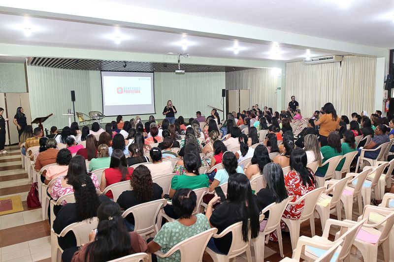 FORMAÇÃO DE PROFESSORES <div class='credito_fotos'>Foto: Márcio Souza &nbsp;&nbsp;|&nbsp;&nbsp; <a href='/midias/2025/originais/8049_a6eea1a6-4fec-06fa-d869-4a08fa9f4f2c.jpg' download><i class='fa-solid fa-download'></i> Download</a></div>