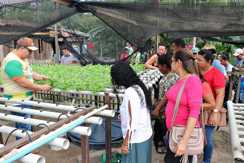 ENCERRAMENTO DO SEMINÁRIO DE PLANEJAMENTO SEMAGRI - VISITA A PROPRIEDADE SO SR LUIZ <div class='credito_fotos'>Foto: Márcio Souza &nbsp;&nbsp;|&nbsp;&nbsp; <a href='/midias/2025/originais/8050_cdb20646-fbf4-ba45-13c8-9d6a57af4747.jpg' download><i class='fa-solid fa-download'></i> Download</a></div>