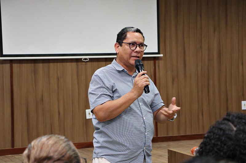 Encontro dos gestores com mobilizadores do Benevides Recicla. <div class='credito_fotos'>Foto: Márcio Souza &nbsp;&nbsp;|&nbsp;&nbsp; <a href='/midias/2025/originais/8064_0e2d963a-5496-e899-5ee4-41f46fc4e376.jpg' download><i class='fa-solid fa-download'></i> Download</a></div>