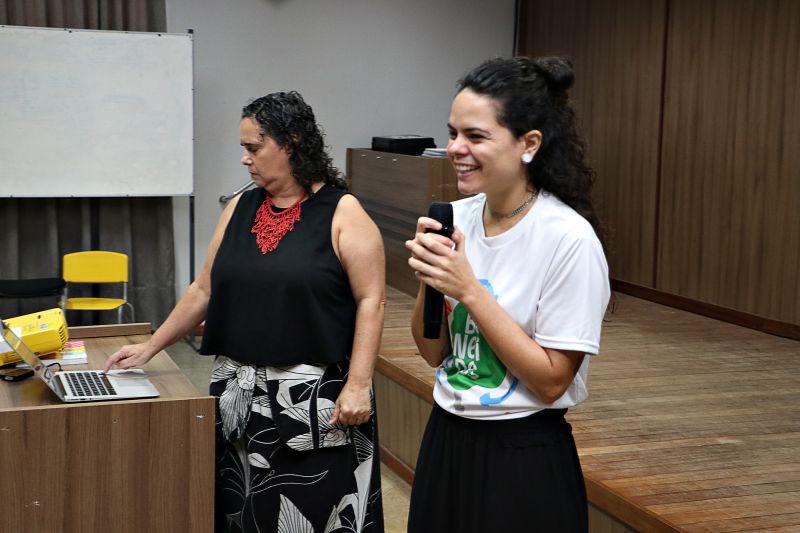 Encontro dos gestores com mobilizadores do Benevides Recicla. <div class='credito_fotos'>Foto: Márcio Souza &nbsp;&nbsp;|&nbsp;&nbsp; <a href='/midias/2025/originais/8064_c1ad8441-bf8a-65ab-594c-7f73514cfbe0.jpg' download><i class='fa-solid fa-download'></i> Download</a></div>