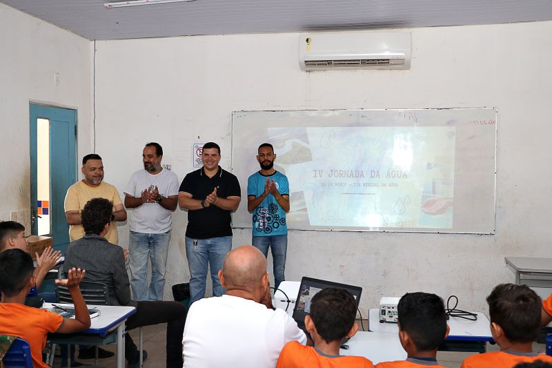 Jornada da Água - Escola Rafael Gomes <div class='credito_fotos'>Foto: Márcio Souza &nbsp;&nbsp;|&nbsp;&nbsp; <a href='/midias/2025/originais/8080_364e378e-8c8f-e31c-38b7-72f7958e57e8.jpg' download><i class='fa-solid fa-download'></i> Download</a></div>