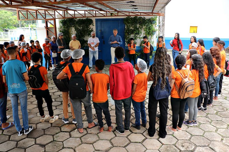 Jornada da Água - Escola Rafael Gomes <div class='credito_fotos'>Foto: Márcio Souza &nbsp;&nbsp;|&nbsp;&nbsp; <a href='/midias/2025/originais/8080_c609a8d2-3d06-d895-90e5-1ac9e17f477d.jpg' download><i class='fa-solid fa-download'></i> Download</a></div>