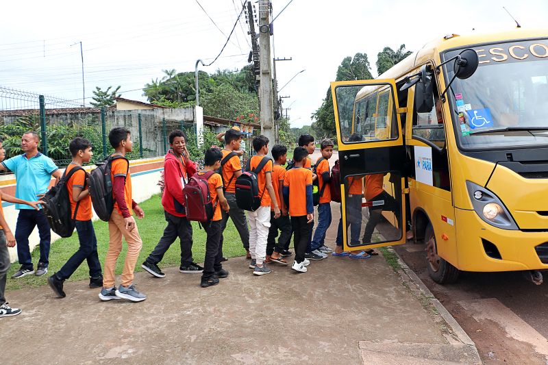 Jornada da Água - Escola Rafael Gomes <div class='credito_fotos'>Foto: Márcio Souza &nbsp;&nbsp;|&nbsp;&nbsp; <a href='/midias/2025/originais/8080_d7d46c37-9b43-612b-59f0-080c9f7ebaeb.jpg' download><i class='fa-solid fa-download'></i> Download</a></div>