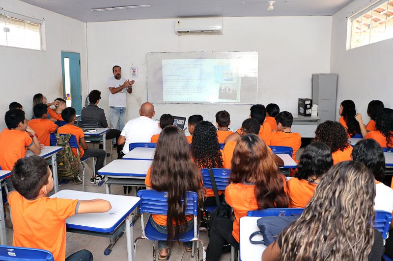 Jornada da Água - Escola Rafael Gomes <div class='credito_fotos'>Foto: Márcio Souza &nbsp;&nbsp;|&nbsp;&nbsp; <a href='/midias/2025/originais/8080_e805a01c-6f7d-4317-a676-770d54e16233.jpg' download><i class='fa-solid fa-download'></i> Download</a></div>