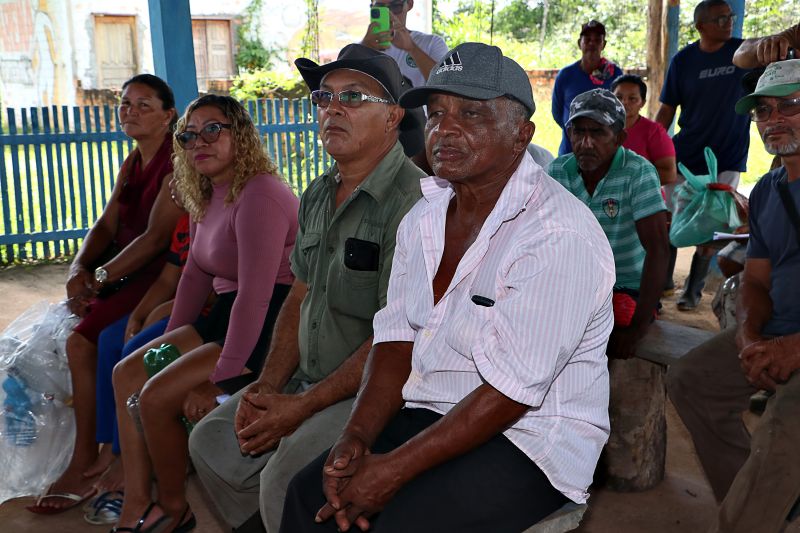 Oficina de Mandiocultura SEMAT <div class='credito_fotos'>Foto: Márcio Souza &nbsp;&nbsp;|&nbsp;&nbsp; <a href='/midias/2025/originais/8096_a3be96f7-d96f-b7c3-c879-ae87804f2abf.jpg' download><i class='fa-solid fa-download'></i> Download</a></div>